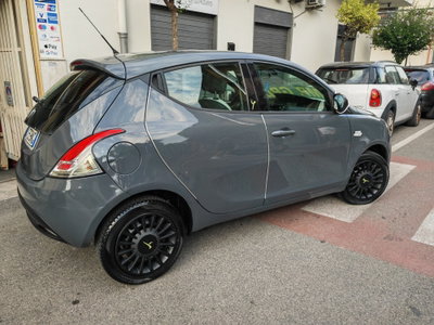 Lancia Ypsilon 1.2 69 CV 5 porte GPL Ecochic Gold (5)