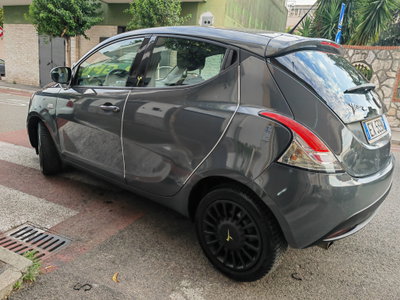 Lancia Ypsilon 1.2 69 CV 5 porte GPL Ecochic Gold (6)