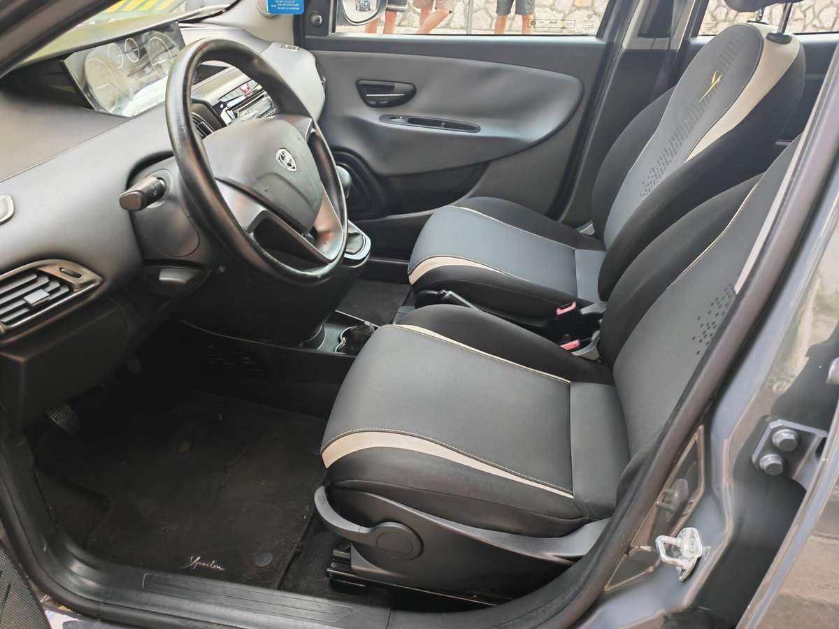Lancia Ypsilon 1.2 69 CV 5 porte GPL Ecochic Gold (8)