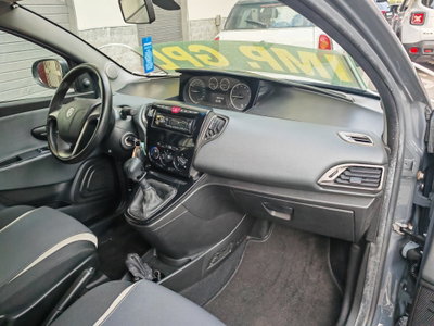 Lancia Ypsilon 1.2 69 CV 5 porte GPL Ecochic Gold (9)