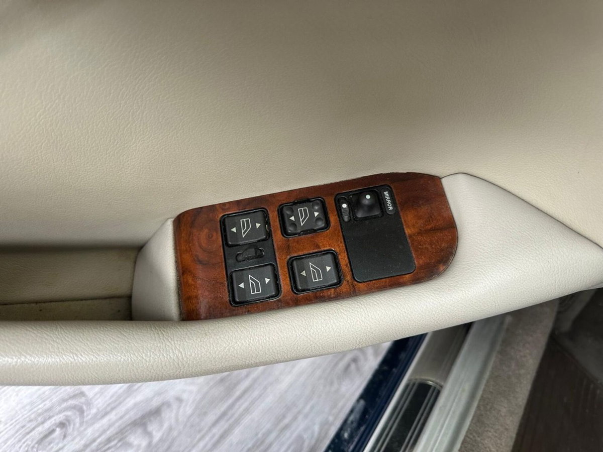 Jaguar XJ6 3.2 cat (15)