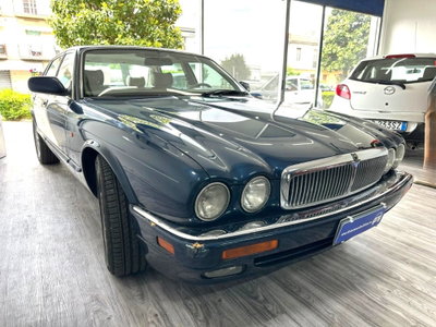 Jaguar XJ6 3.2 cat (2)
