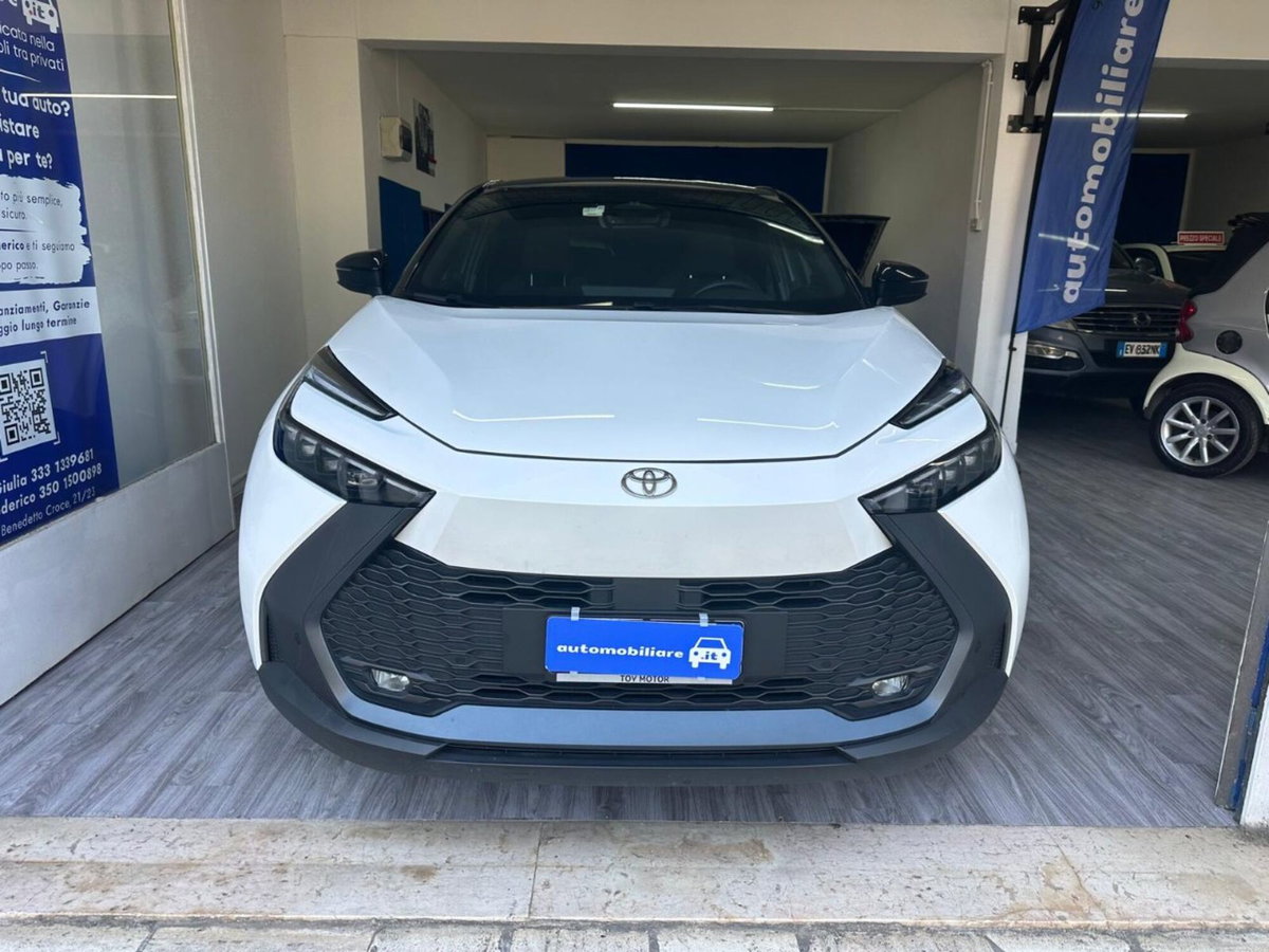 Toyota Toyota C-HR 2.0 hev Trend fwd e-cvt (3)
