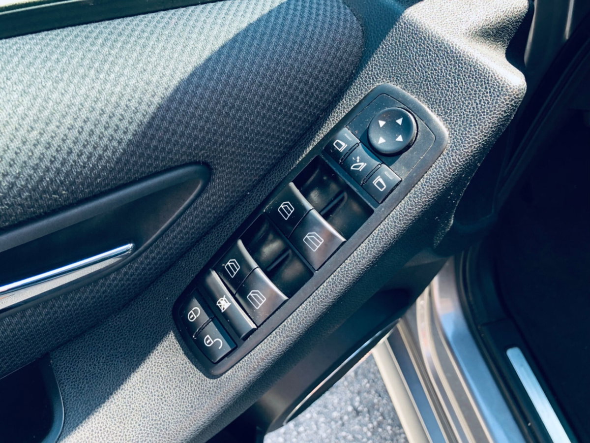 Mercedes-Benz Classe B 200 CDI Executive (13)