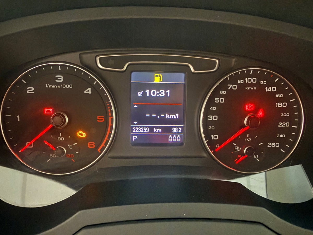 Audi Q3 2.0 TDI 177 CV quattro S tronic (15)