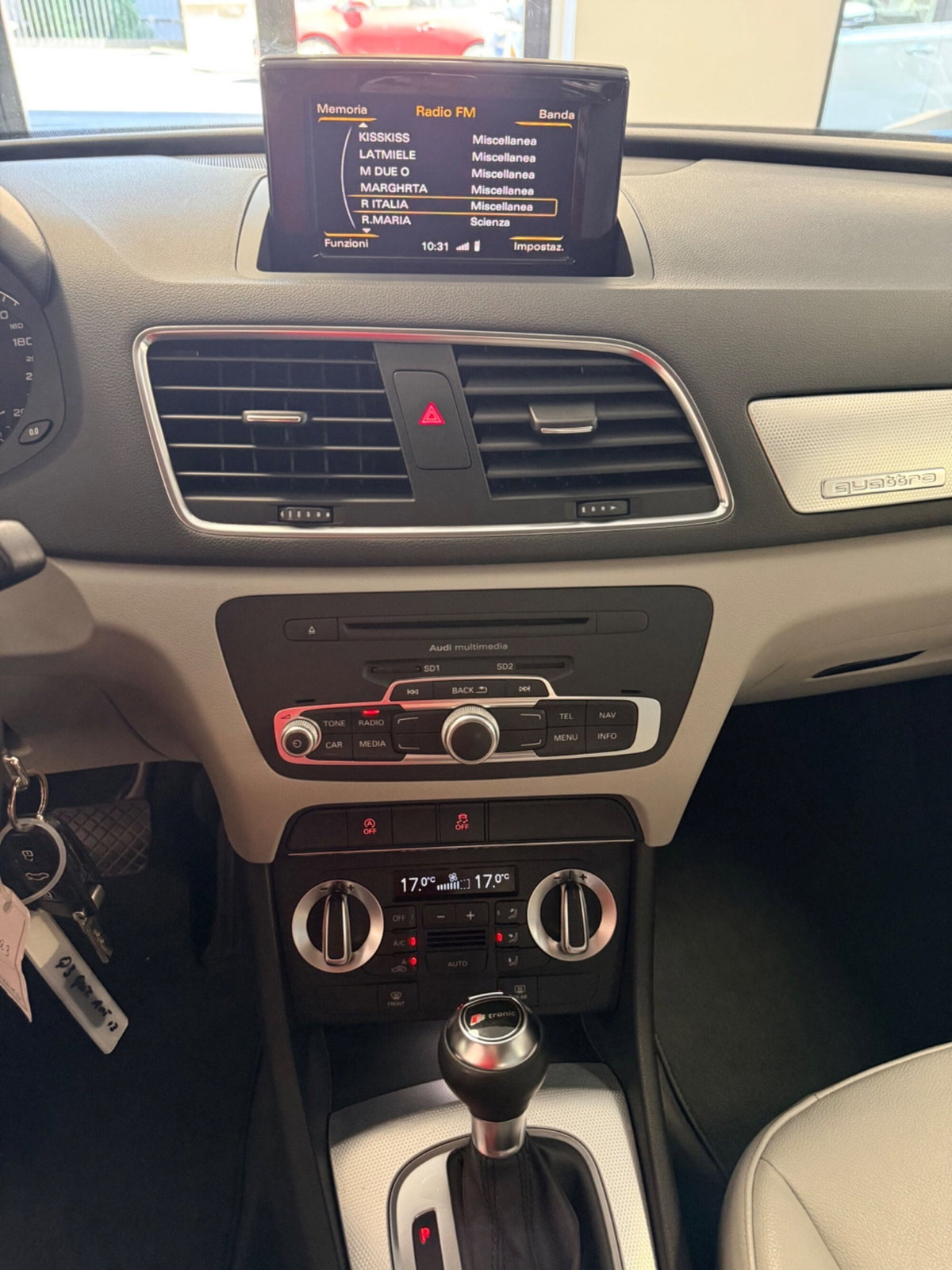 Audi Q3 2.0 TDI 177 CV quattro S tronic (16)