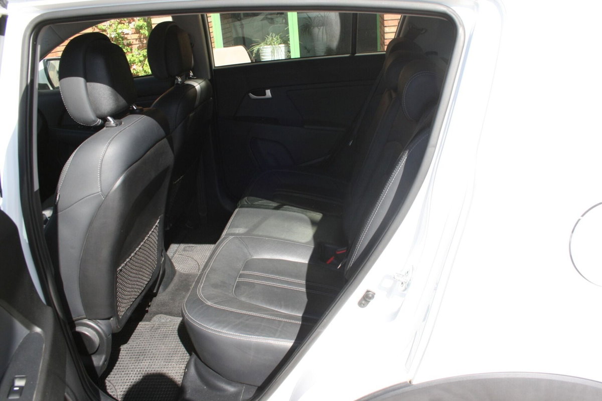 Kia Sportage 1.7 CRDI VGT 2WD Cool (13)