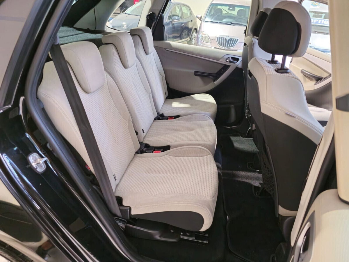 Citroen C4 Picasso 1.6 HDi 110 FAP Style (13)