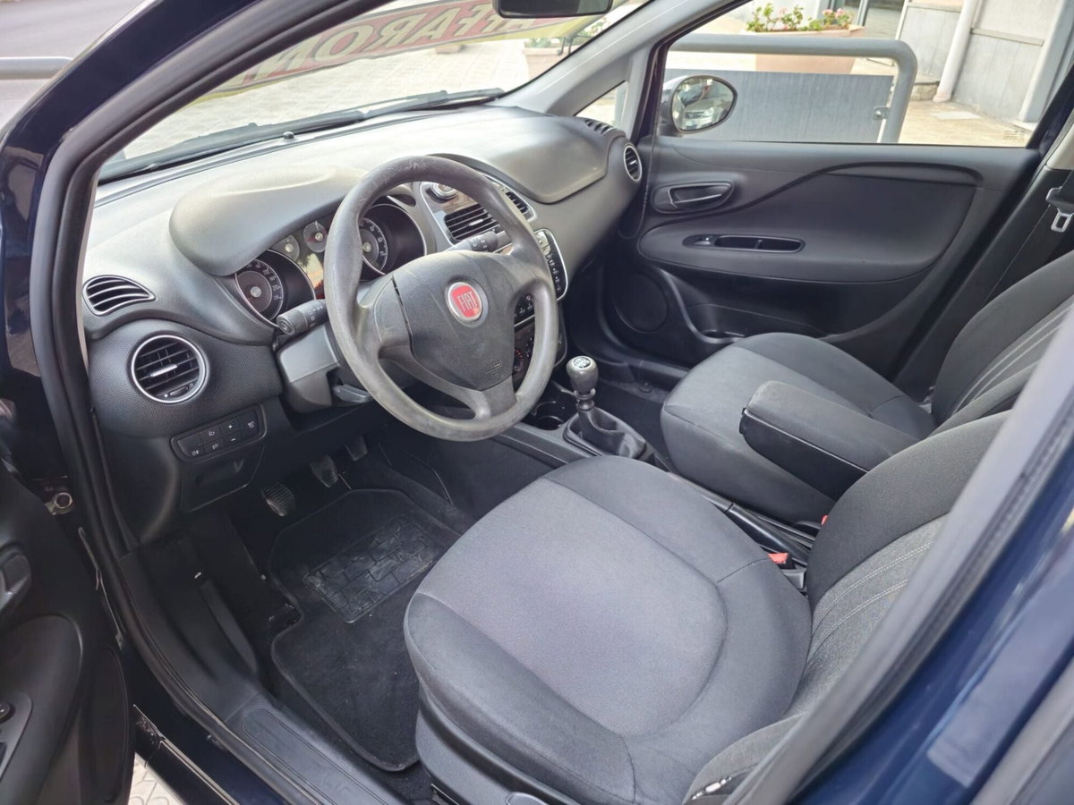 Fiat Punto 1.4 8V 5 porte Easypower Street (8)