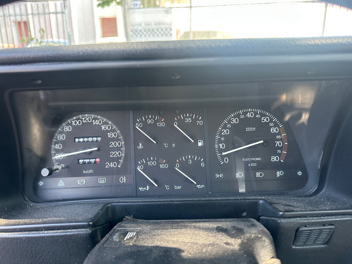 Lancia Thema i.e. 16V cat (19)