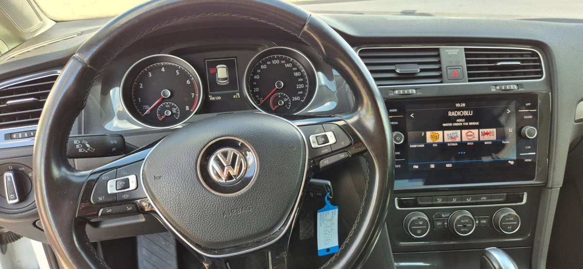 Volkswagen Golf 1.5 TGI DSG 5p. Business BlueMotion Technology (11)