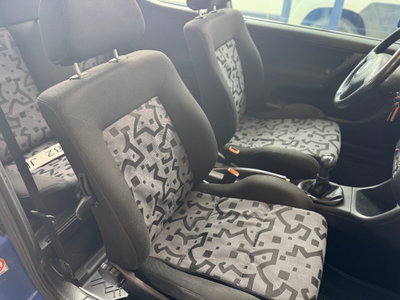 Volkswagen Golf Cabrio 1.6 cat Highline (12)