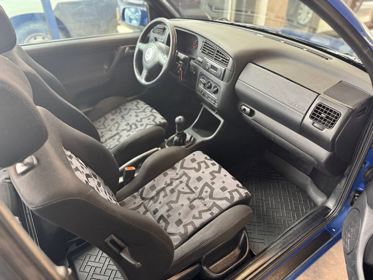 Volkswagen Golf Cabrio 1.6 cat Highline (13)