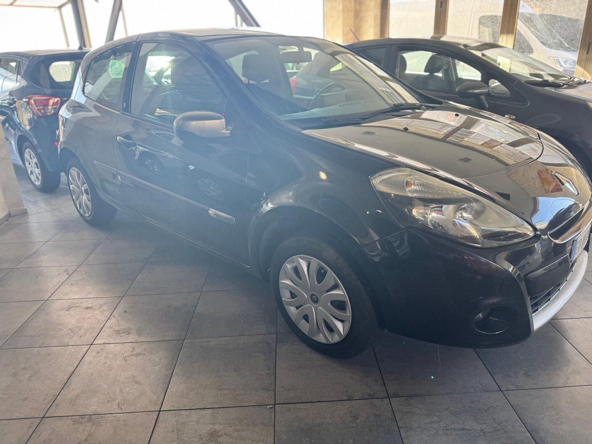 Renault Clio 1.5 dCi 75CV 3 porte 20th Anniversario (2)
