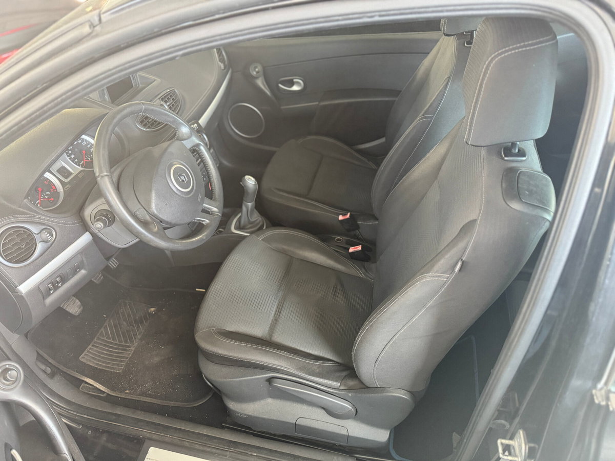 Renault Clio 1.5 dCi 75CV 3 porte 20th Anniversario (4)