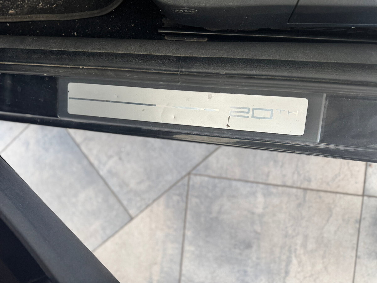 Renault Clio 1.5 dCi 75CV 3 porte 20th Anniversario (8)