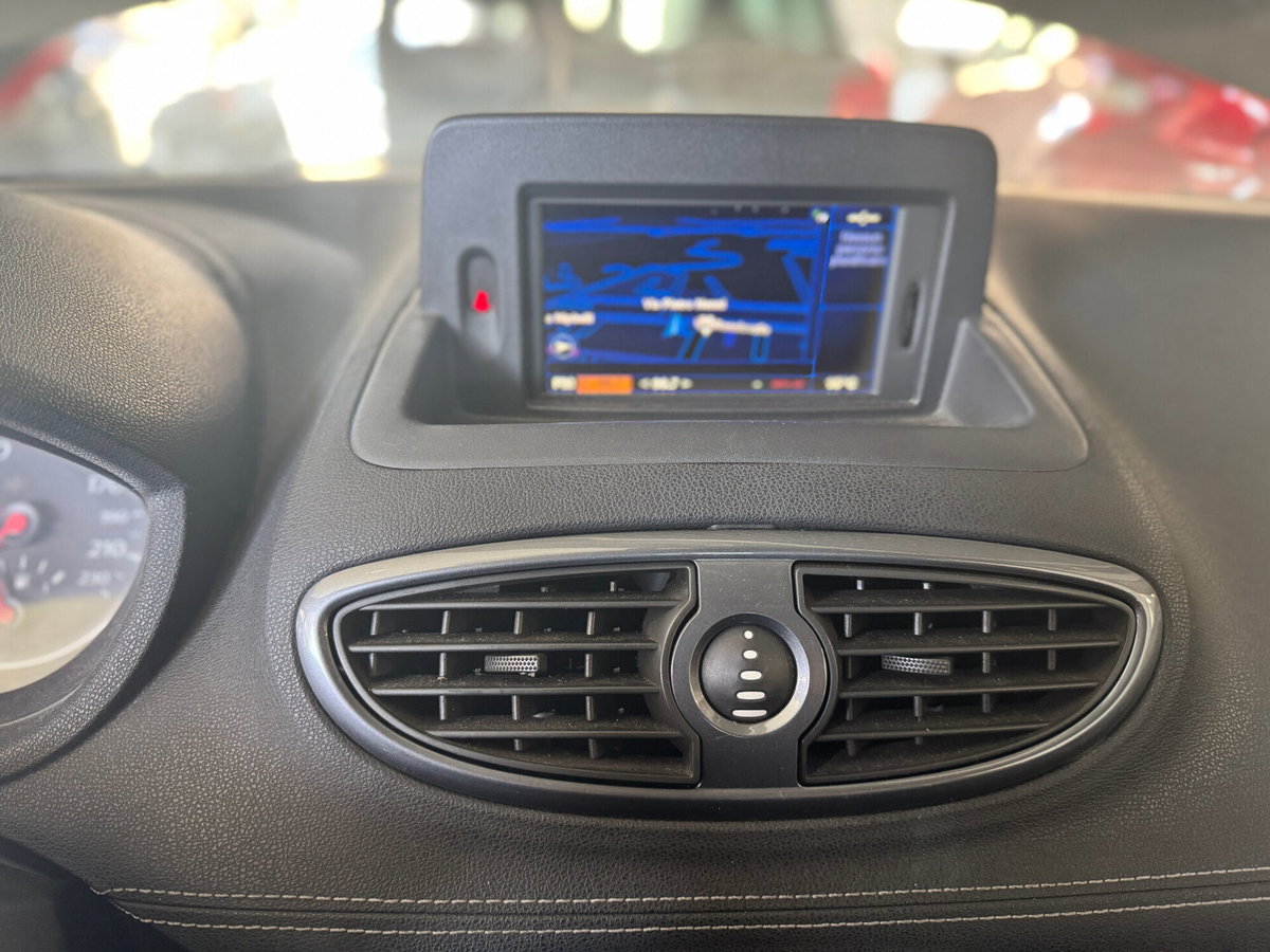 Renault Clio 1.5 dCi 75CV 3 porte 20th Anniversario (9)