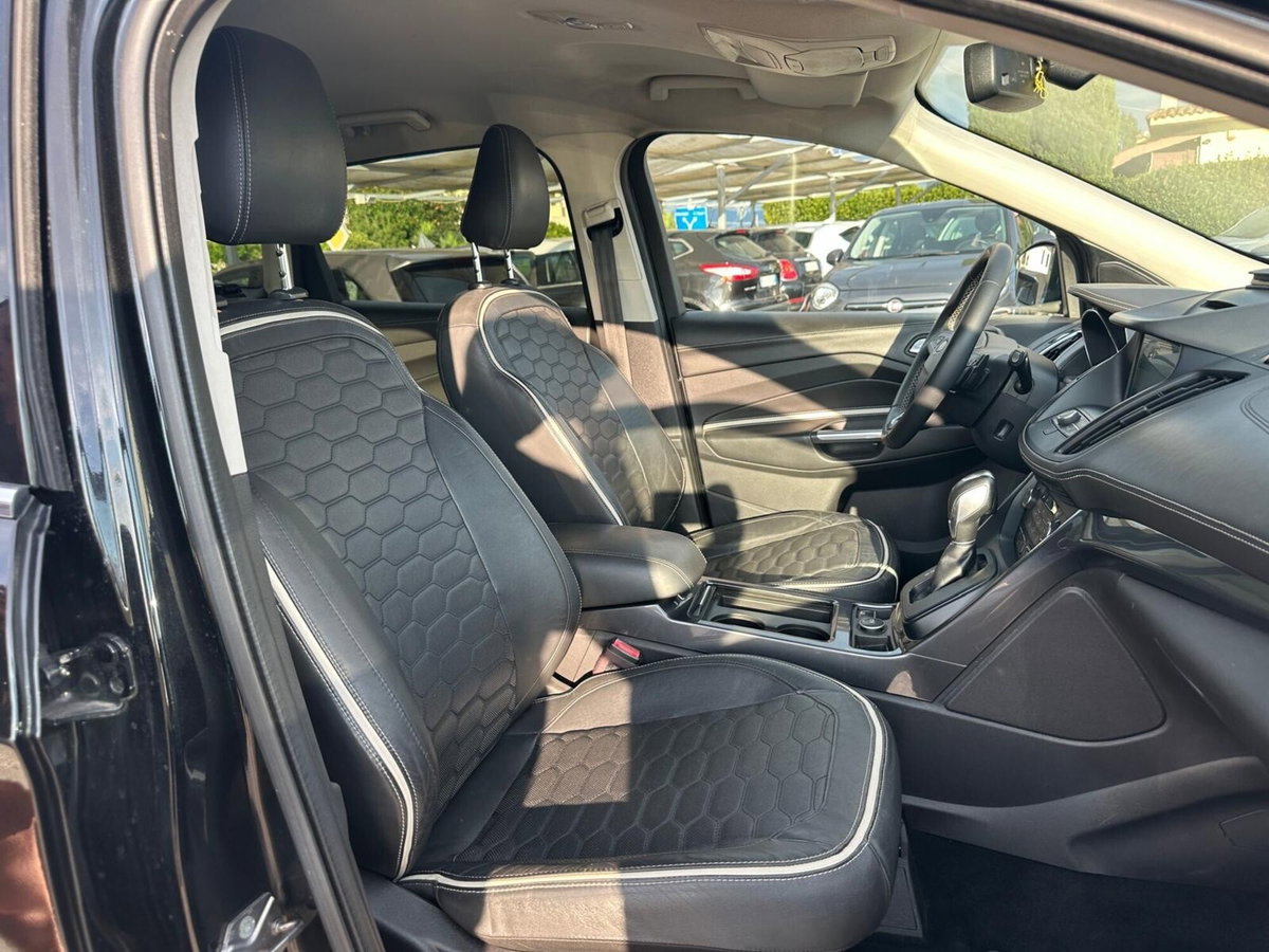 Ford Kuga 2.0 TDCI 150 CV S&S 2WD Vignale (14)