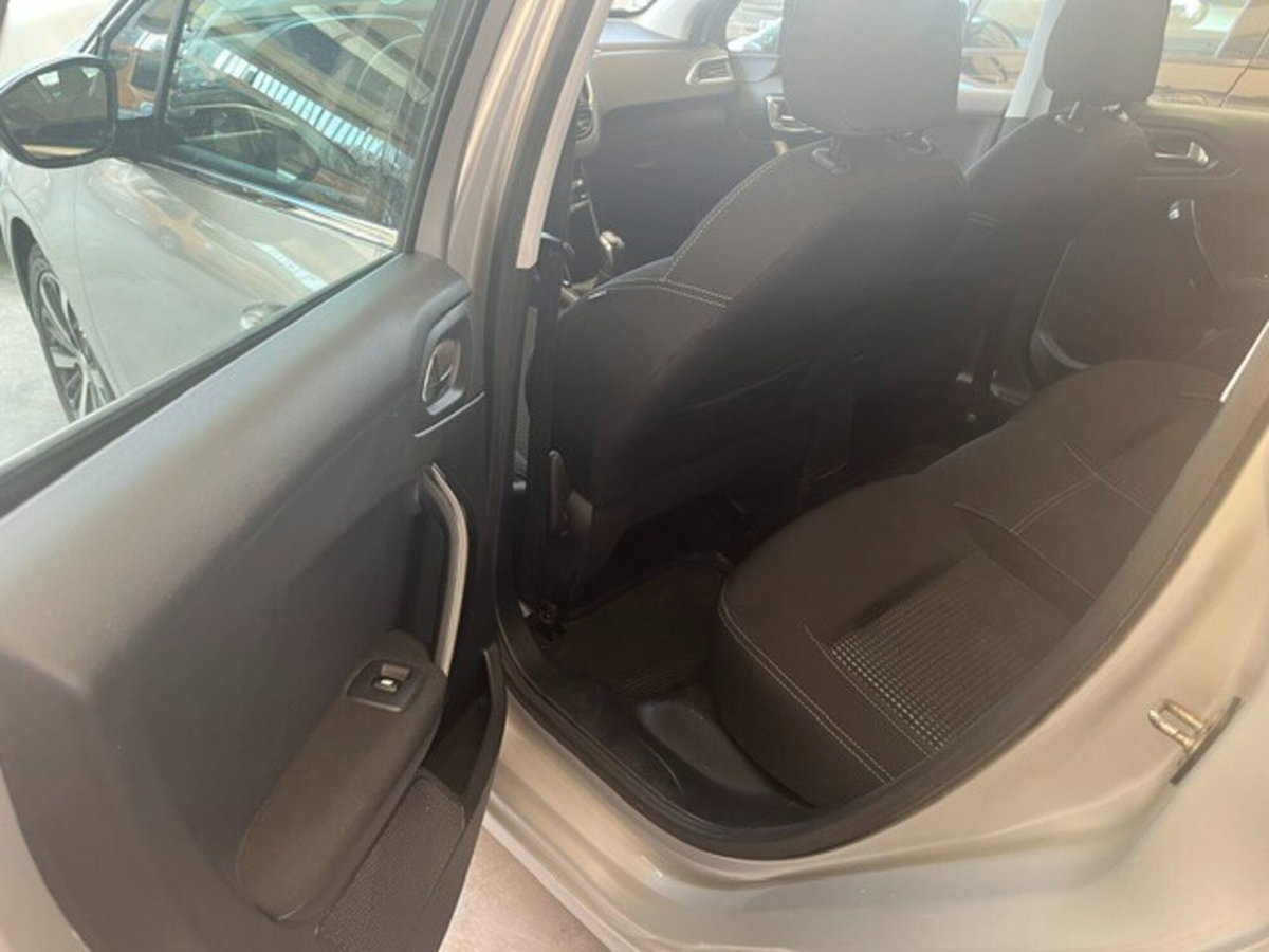 Peugeot 208 82 5p. GPL Allure (11)