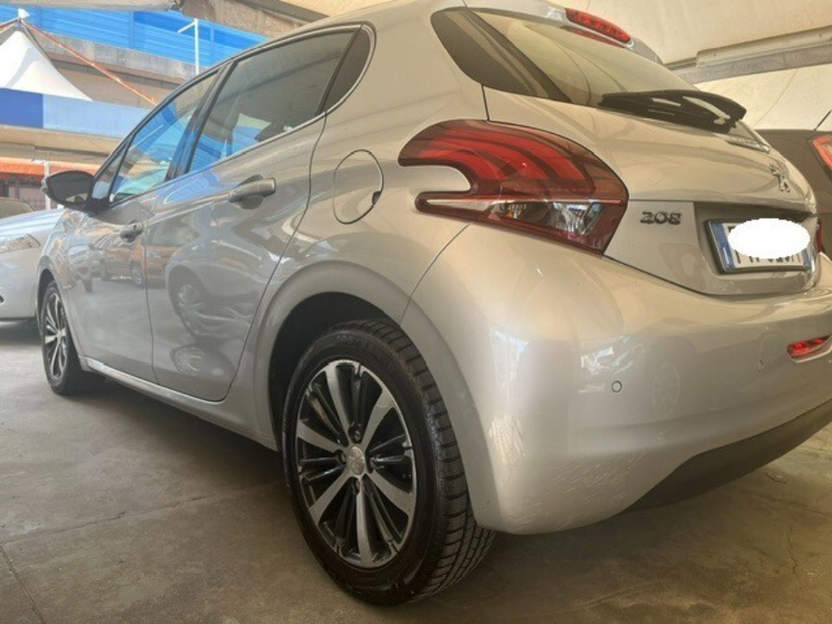 Peugeot 208 82 5p. GPL Allure (2)