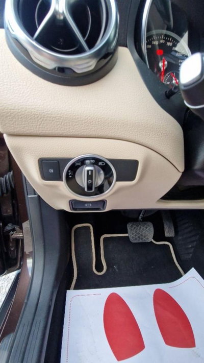 Mercedes-Benz GLA SUV 180 d Automatic Premium (13)