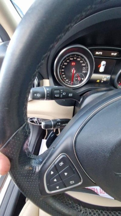 Mercedes-Benz GLA SUV 180 d Automatic Premium (15)