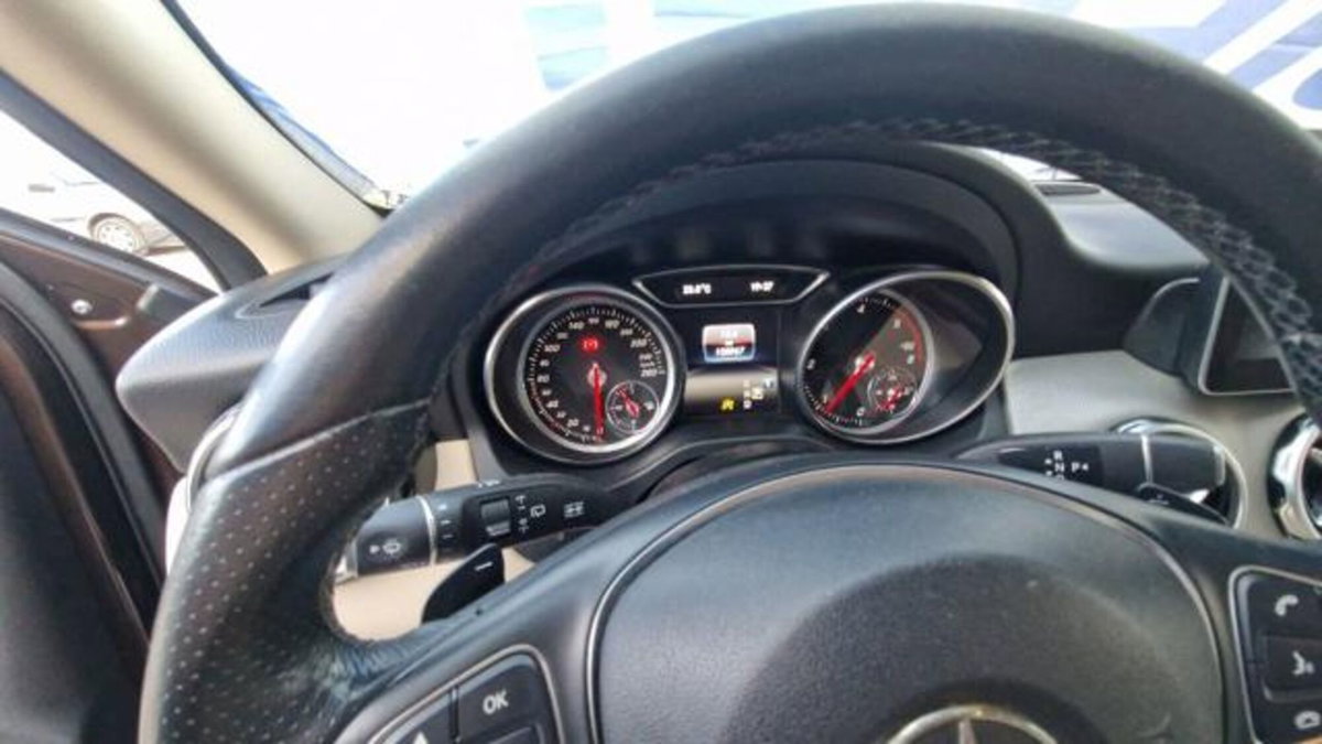 Mercedes-Benz GLA SUV 180 d Automatic Premium (16)