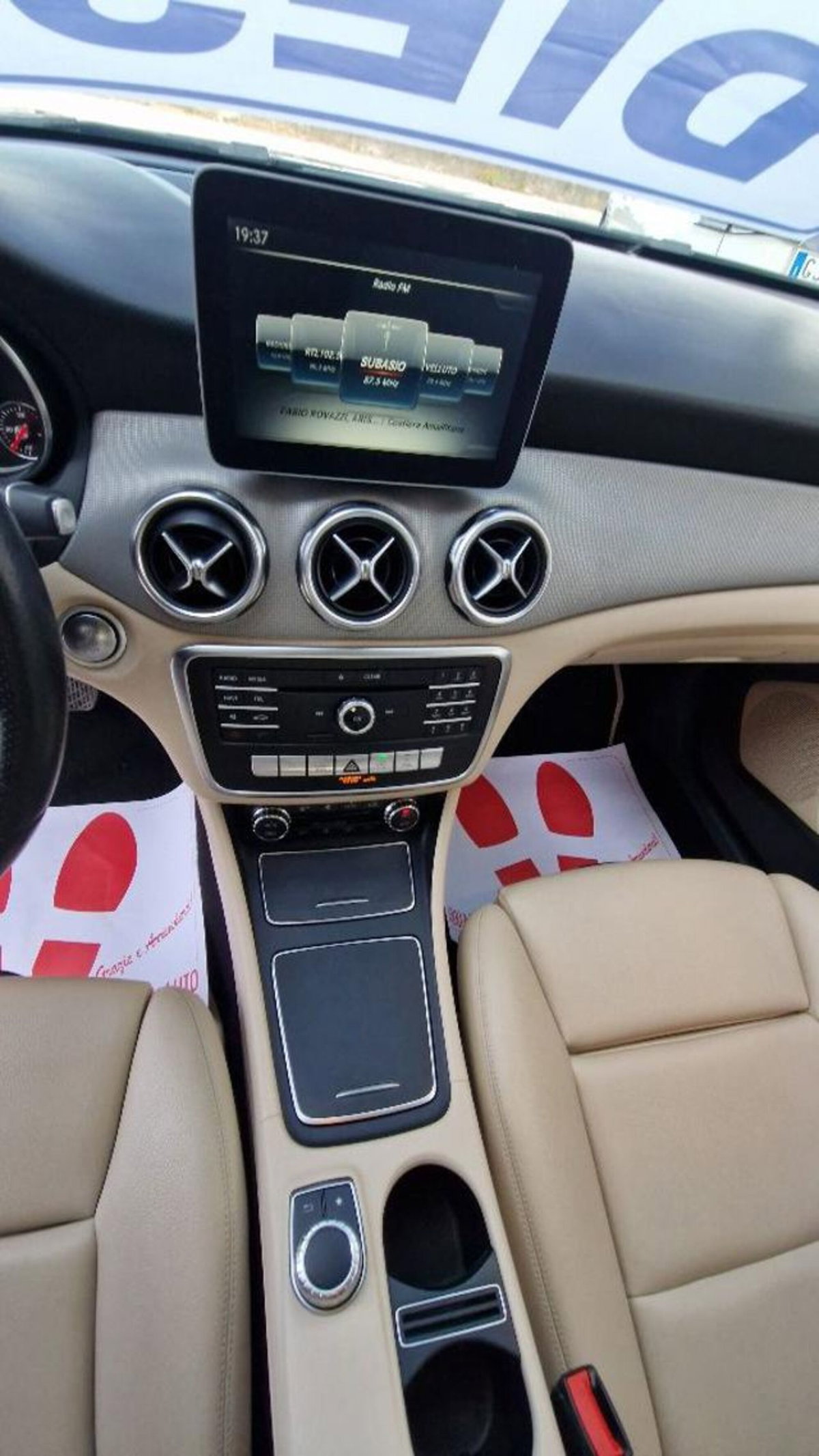 Mercedes-Benz GLA SUV 180 d Automatic Premium (17)