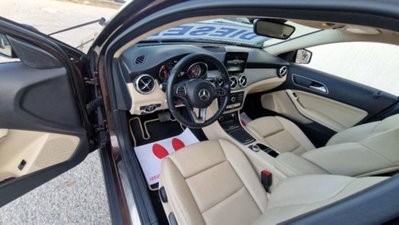 Mercedes-Benz GLA SUV 180 d Automatic Premium (7)