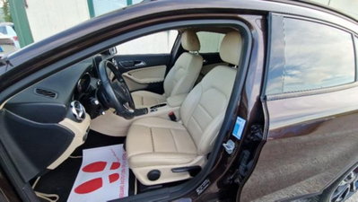 Mercedes-Benz GLA SUV 180 d Automatic Premium (8)