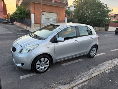 Toyota Yaris 1.0 5 porte (12)
