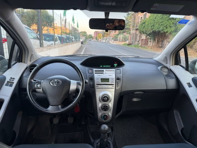 Toyota Yaris 1.0 5 porte (5)
