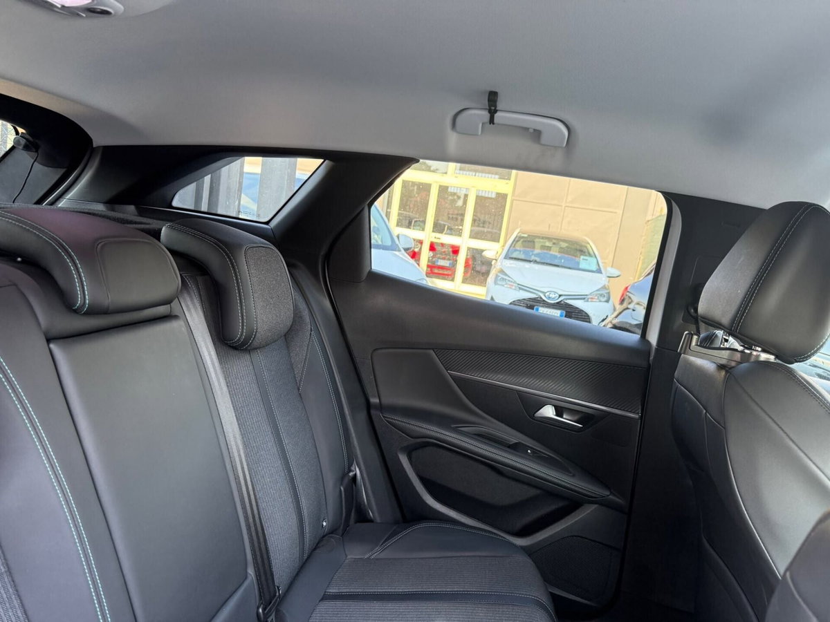 Peugeot 3008 BlueHDi 130 S&S EAT8 Active Pack (8)