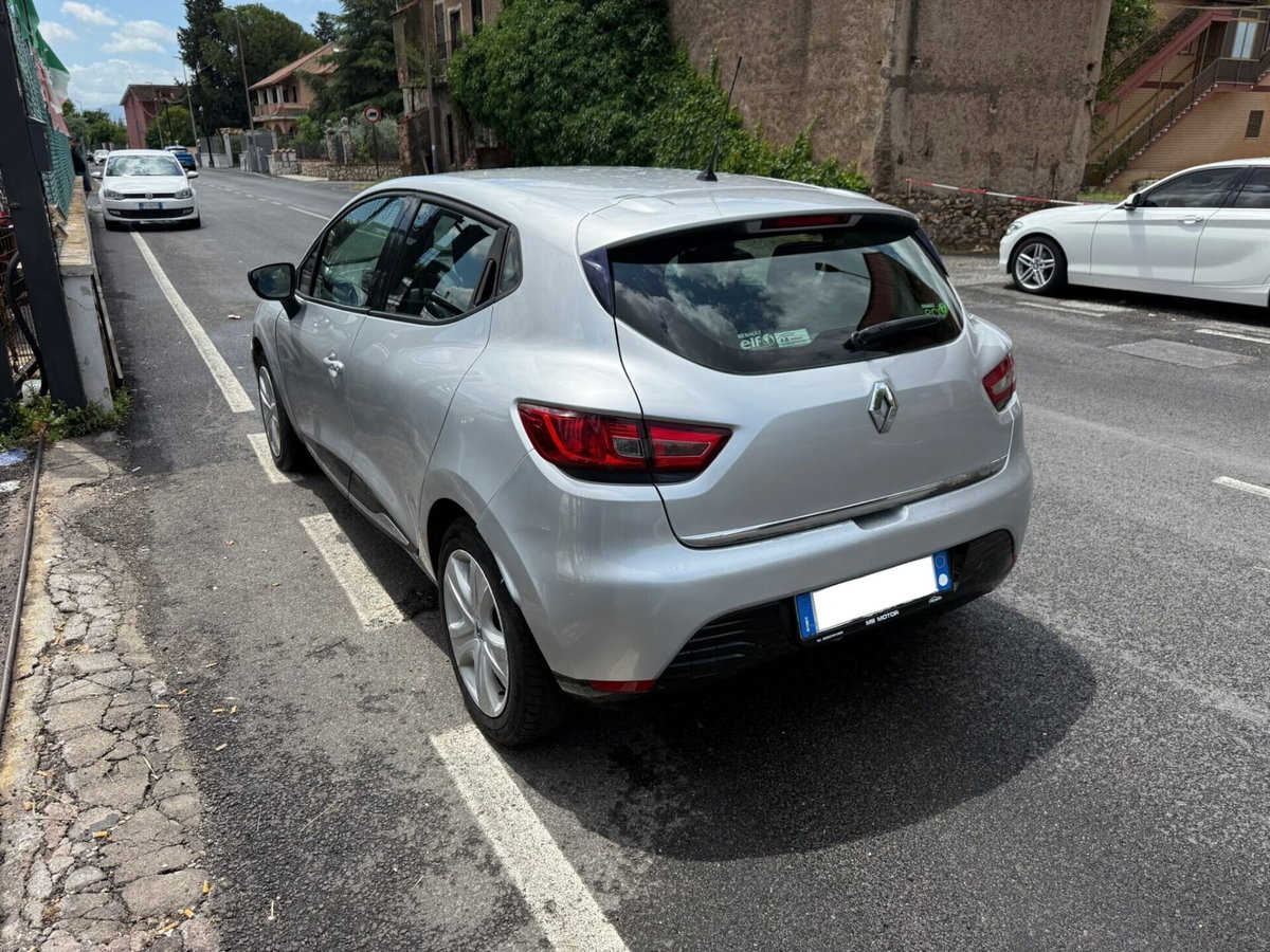 Renault Clio 1.5 dCi 8V 75CV 5 porte Live (10)