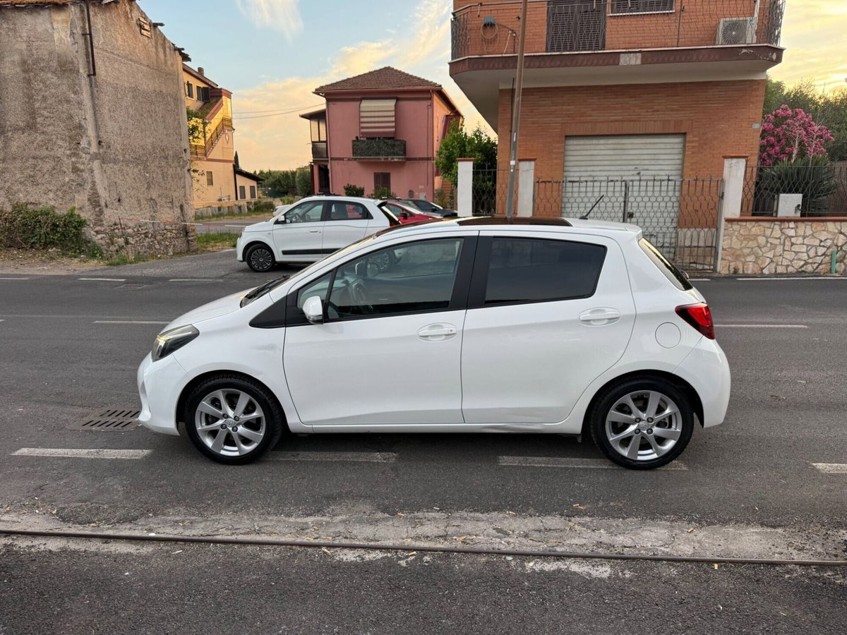 Toyota Yaris 1.5 Hybrid 5 porte Style (11)