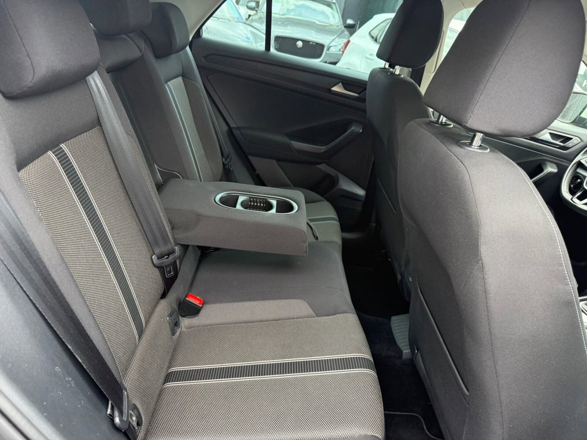 Volkswagen T-Roc 1.6 TDI SCR Style BlueMotion Technology (8)