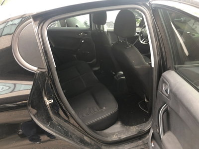 Peugeot 208 82 5 porte Active (12)