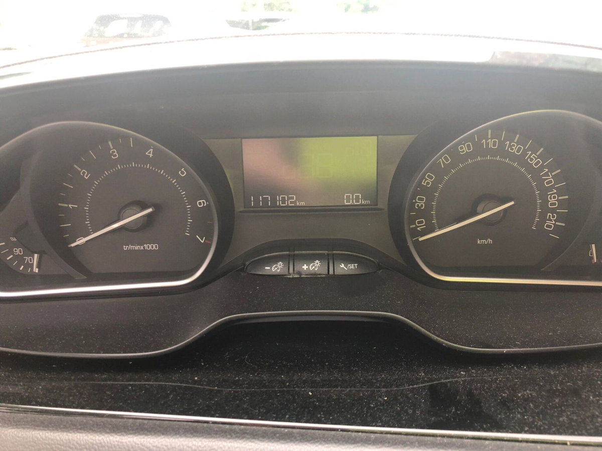 Peugeot 208 82 5 porte Active (7)