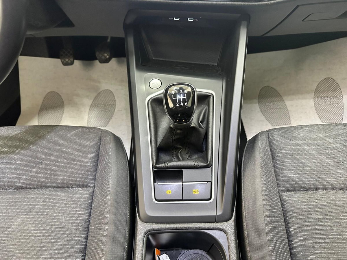 Volkswagen Golf 1.0 TSI EVO Life (14)