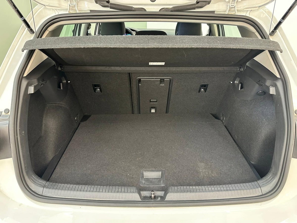 Volkswagen Golf 1.0 TSI EVO Life (6)