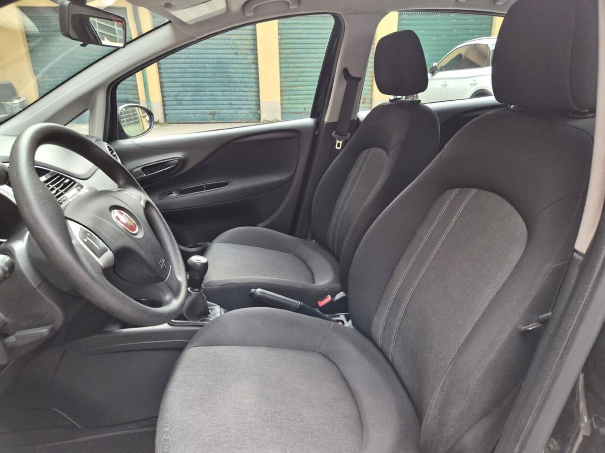 Fiat Punto 1.3 MJT II 75 CV 5 porte Street (13)