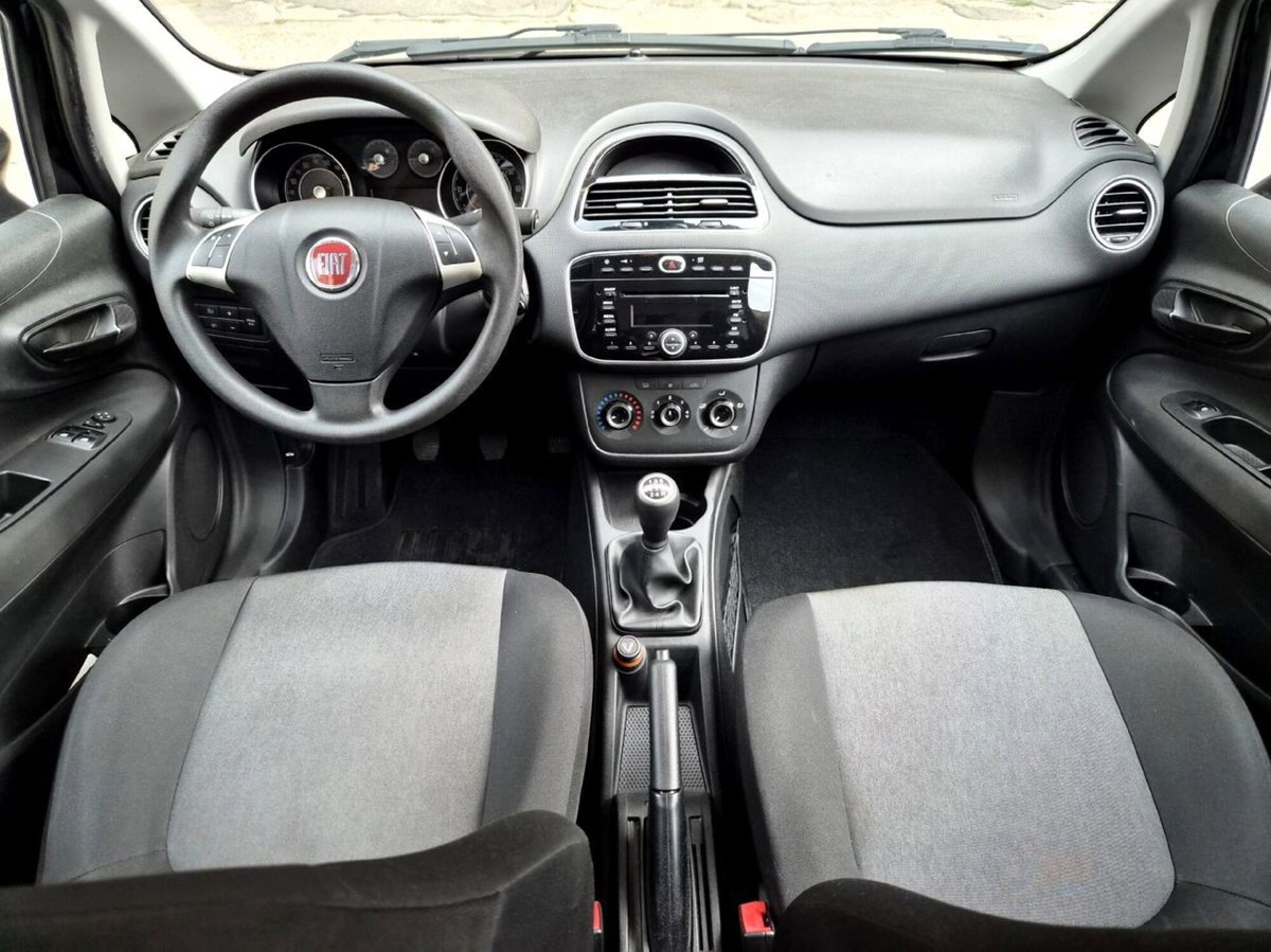 Fiat Punto 1.3 MJT II 75 CV 5 porte Street (19)