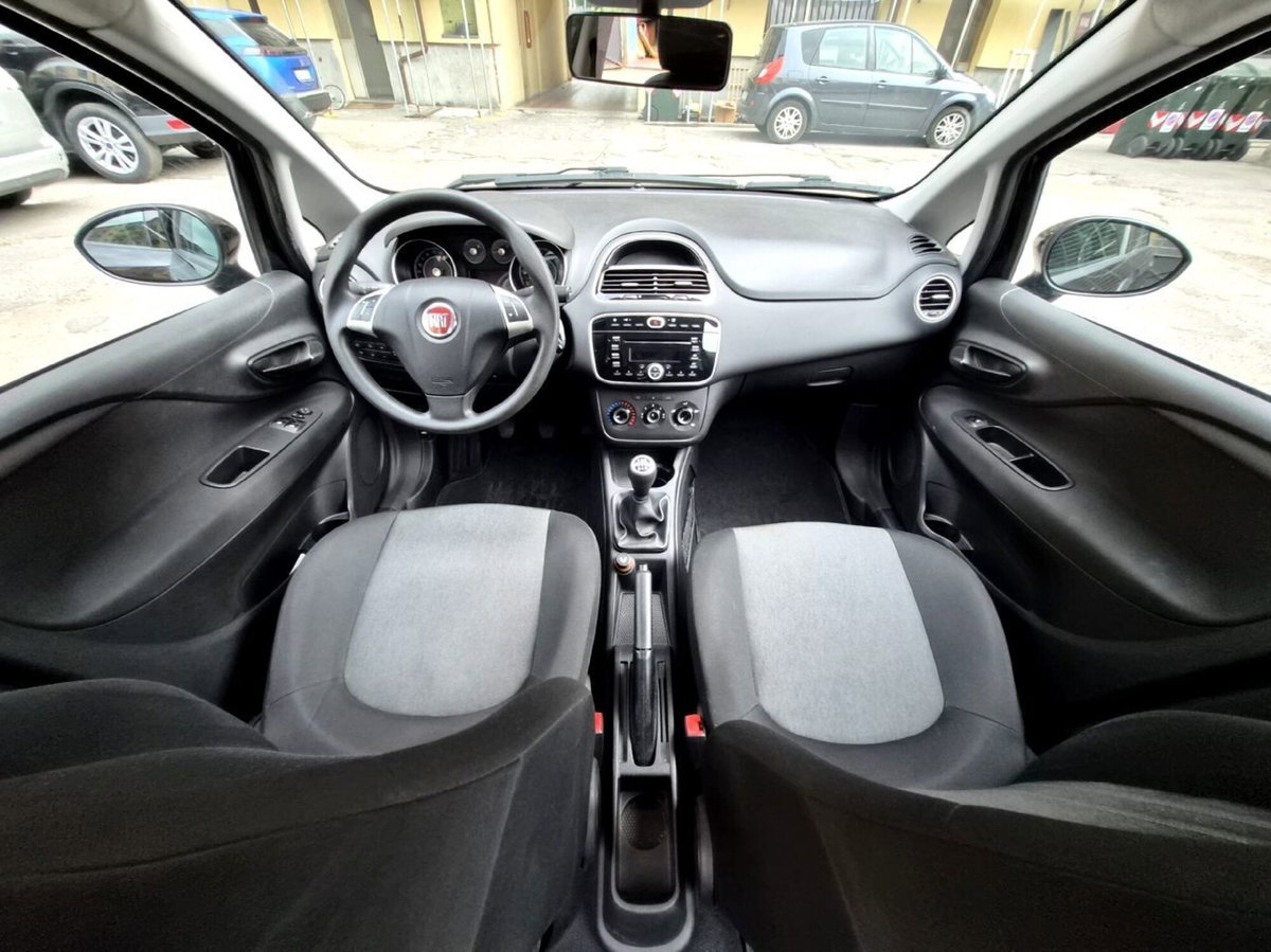 Fiat Punto 1.3 MJT II 75 CV 5 porte Street (20)