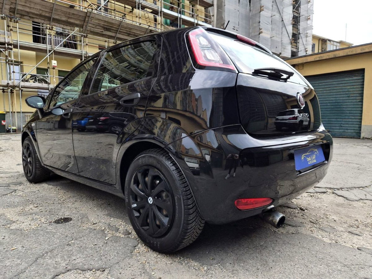 Fiat Punto 1.3 MJT II 75 CV 5 porte Street (4)
