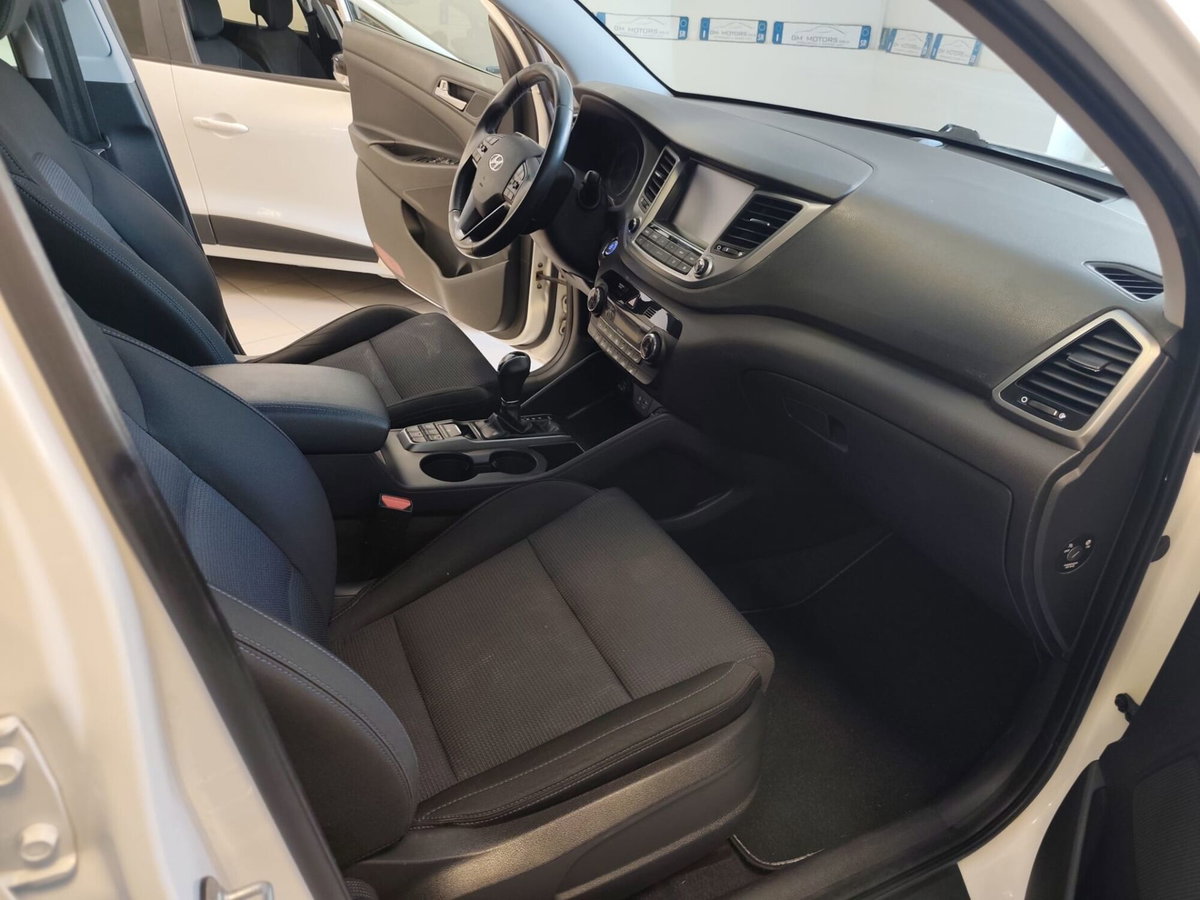 Hyundai Tucson 1.7 CRDi DCT XPossible (12)