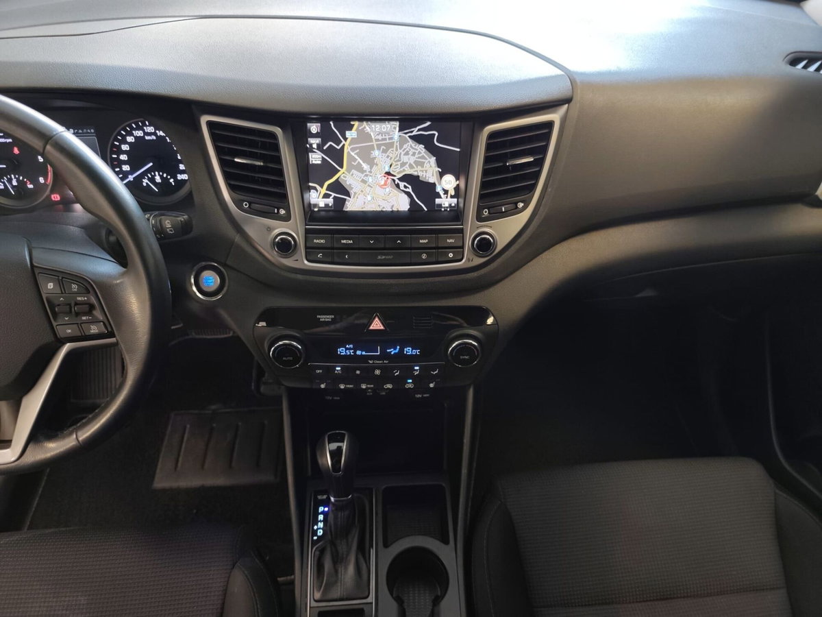Hyundai Tucson 1.7 CRDi DCT XPossible (14)