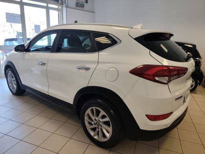 Hyundai Tucson 1.7 CRDi DCT XPossible (2)