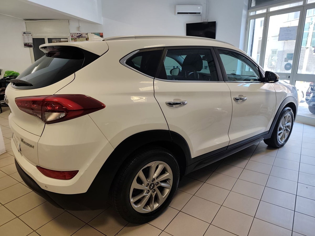 Hyundai Tucson 1.7 CRDi DCT XPossible (3)