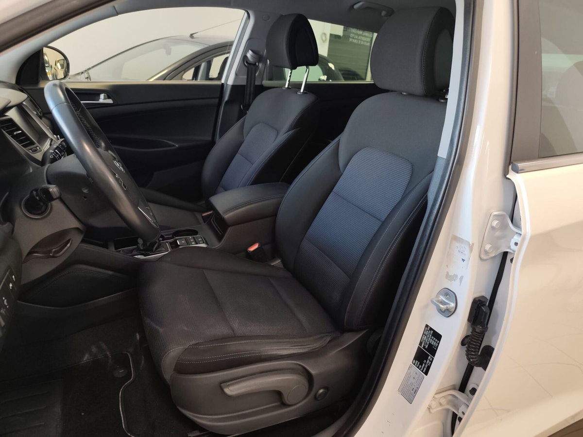 Hyundai Tucson 1.7 CRDi DCT XPossible (7)