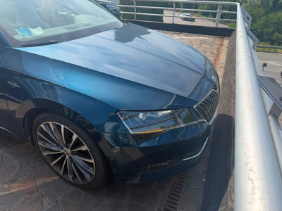 Skoda Superb Station Wagon 2.0 TDI 190 CV SCR DSG 4x4 Wagon Laurin&Klement (5)
